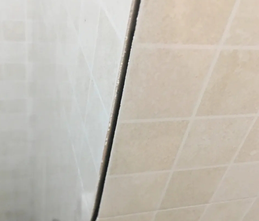 尖扎瓷砖空鼓维修公司分享阳台瓷砖脱落的修复过程可以分为以下几个步骤